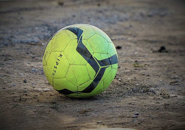 六親自帶領 六親自帶領